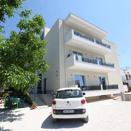 Golden Aparthotel *