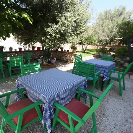 Golden Aparthotel Ksamil